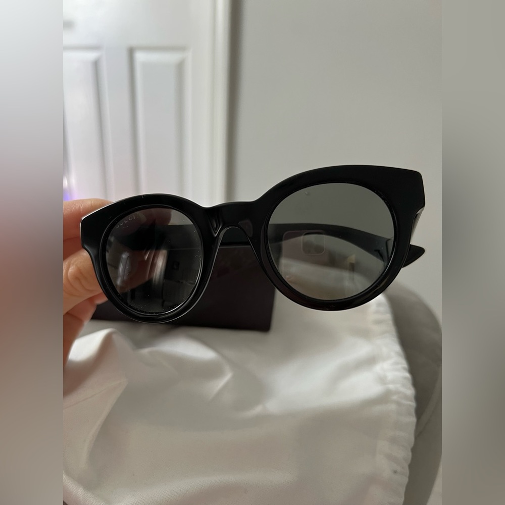 Authentic Gucci Sunglasses - image 5